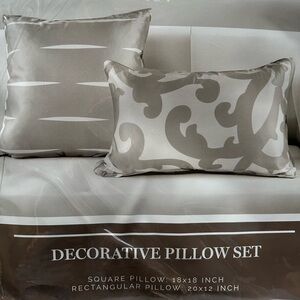 Pillow set